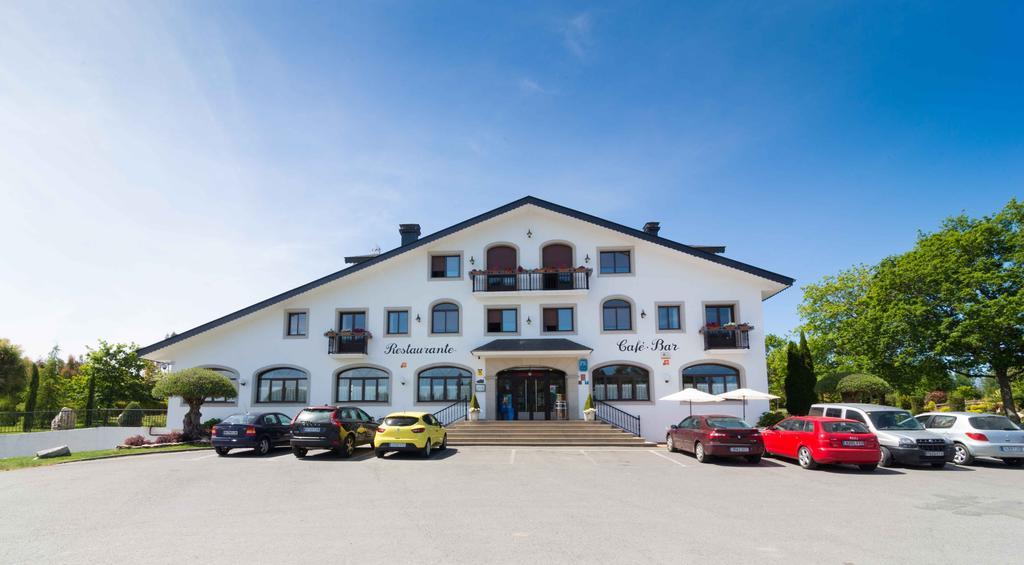 Hostal Restaurante O'Cadaval Frades ภายนอก รูปภาพ