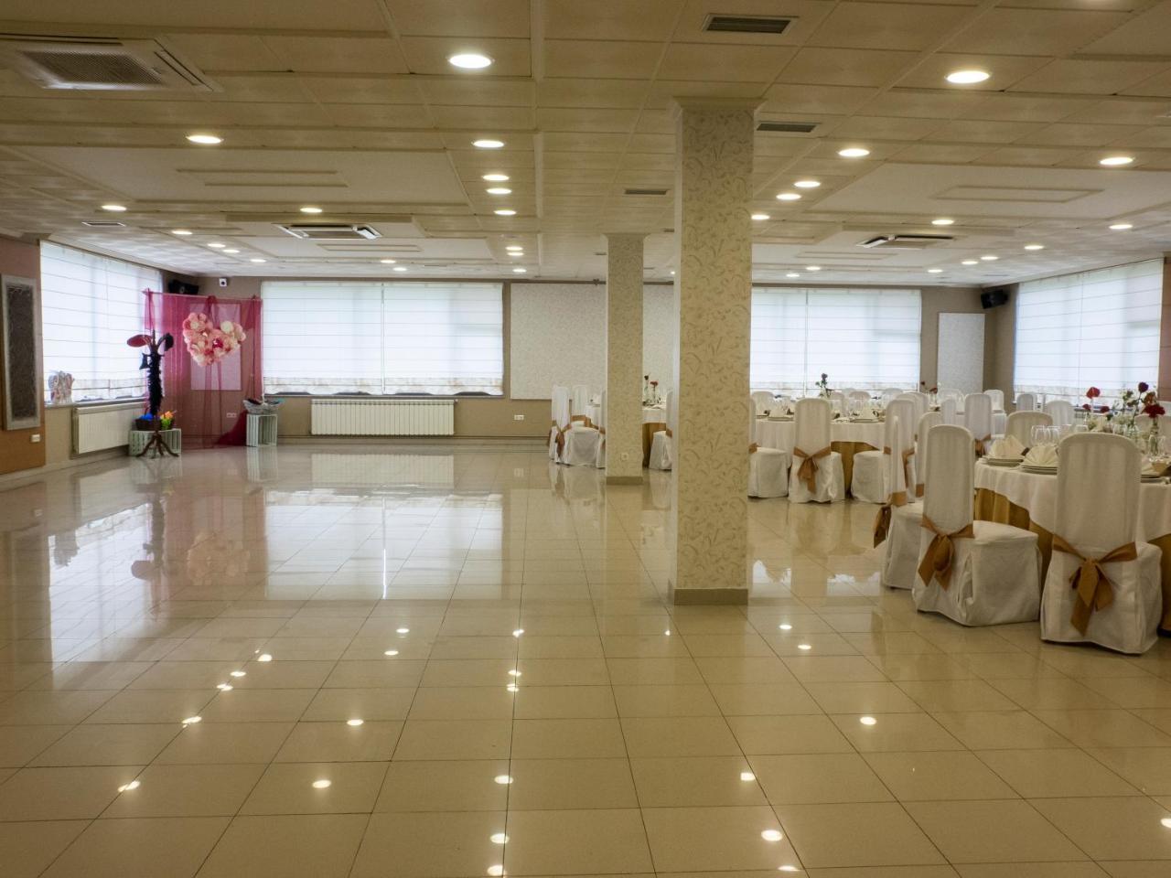 Hostal Restaurante O'Cadaval Frades ภายนอก รูปภาพ